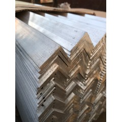 Алюминиевый уголок 30х8х4 L= 2м АД31Т1