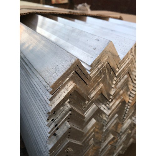 Алюминиевый уголок 100х100х8 L= 4 м АД31Т1 матовый